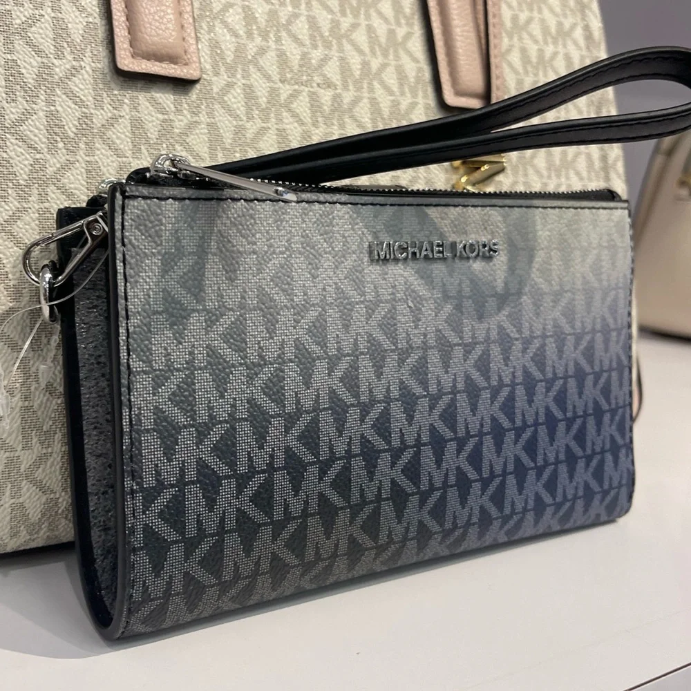 MICHAEL KORS Jet Set Lg Ombré Signature Logo Double Zip Wristlet Wallet 
Black - Picture 8 of 16
